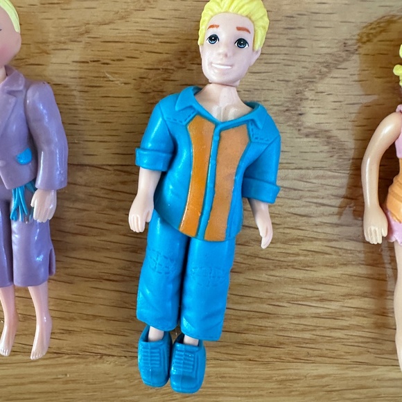 Polly Pocket 2003 Carrying Case and Dolls and Accessories - Picture 9 of 16